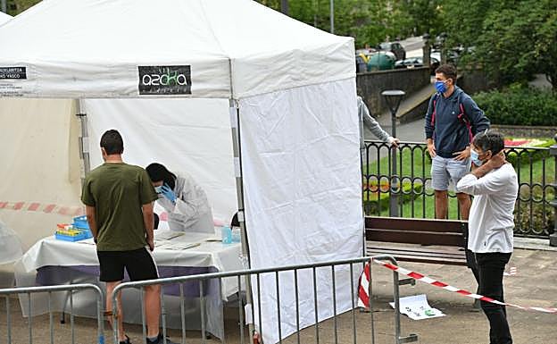 El brote de Ordizia suma tres nuevos positivos y se detecta otro caso en Irun