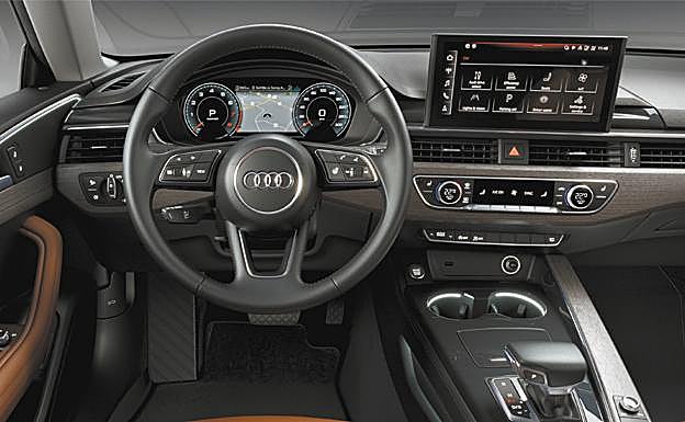 El interior del A5 desprende calidad por los cuatro costados. Tapicerías sobresalientes y puesto de conducción perfecto para ponerse en carretera y disfrutar plenamente. 