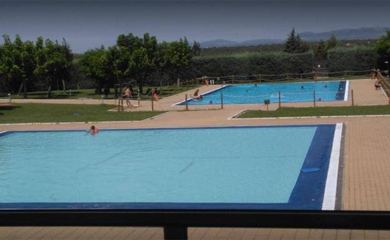 Prohíben a una familia de Bermeo el acceso a la piscina de un pueblo de Cáceres por no ser de allí