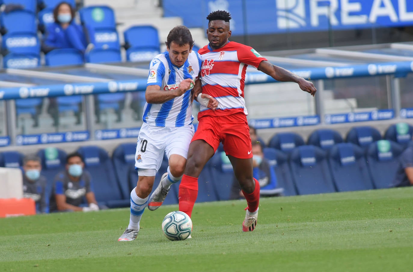 Las imágenes del encuentro disputado entre la Real Sociedad y el Granada en Anoeta