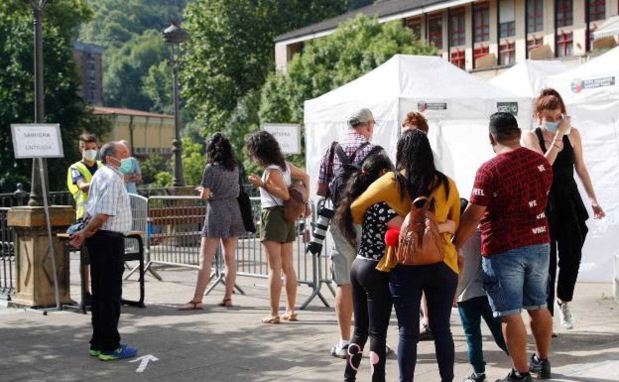 El Gobierno Vasco avisa a los contagiados: «Si van a votar cometerán un delito contra la salud pública»