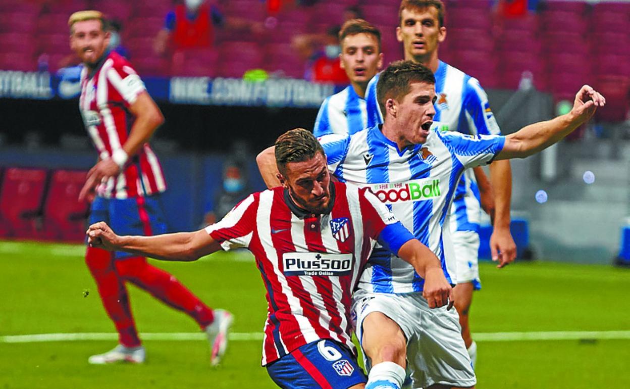 Koke y Zubeldia en plena pelea. 