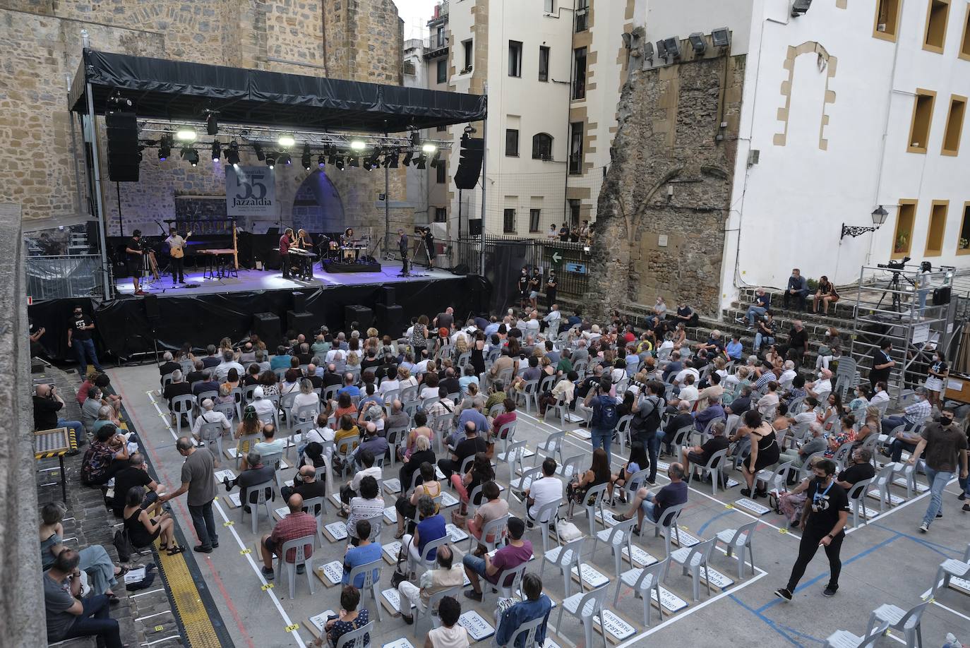 Oreka TX actuaron el jueves en la Trini. 