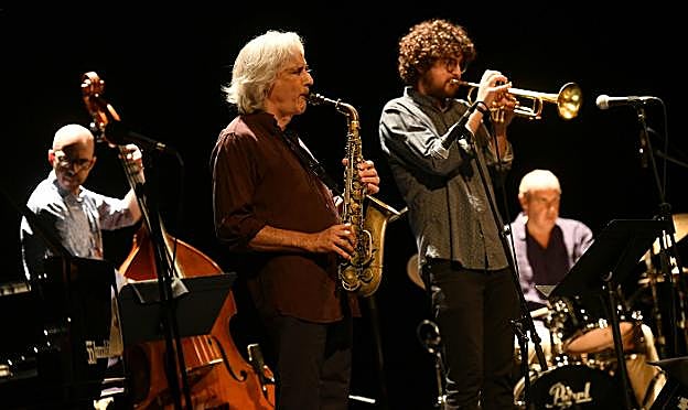 Abrazos sonoros y calurosos