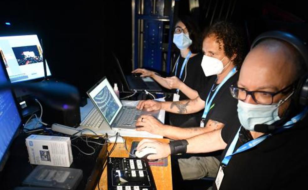 Perico y su cuadrilla en el camerino