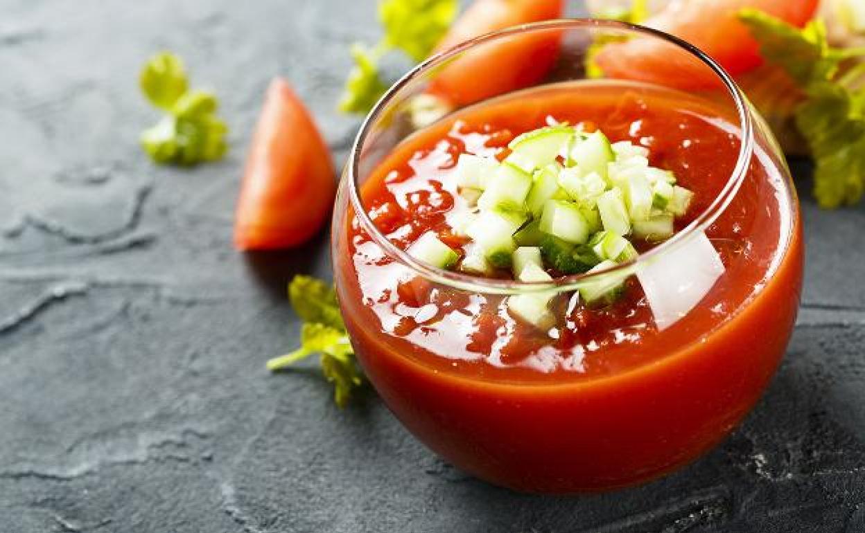 El gazpacho es, sin duda, una de las cremas frías del verano. 