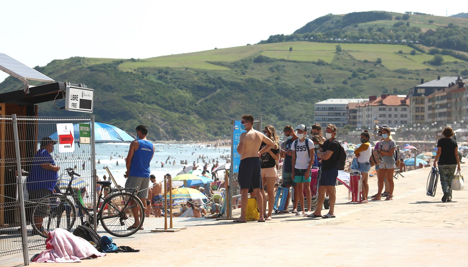 Gipuzkoa se ha despertado con temperaturas de en torno a los 30 grados. Un lunes que anticipa las altas temperaturas de finales de semana