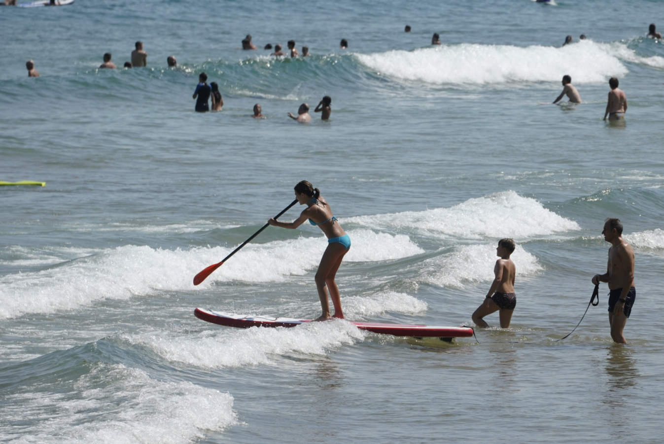 En algunas partes del territorio los termómetros han superado los treinta grados. Aemet eleva a roja la alarma por las altas temperaturas