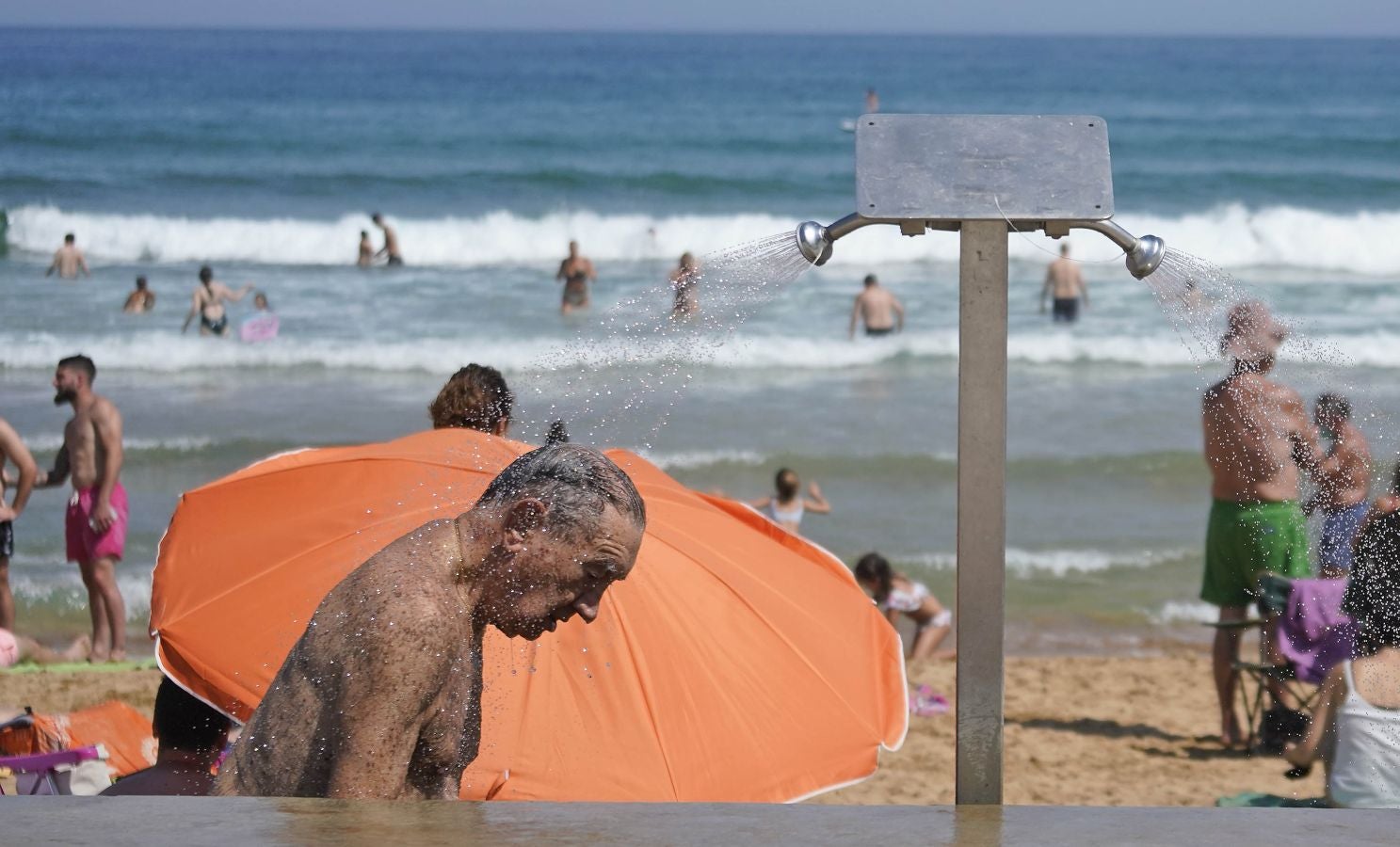 En algunas partes del territorio los termómetros han superado los treinta grados. Aemet eleva a roja la alarma por las altas temperaturas