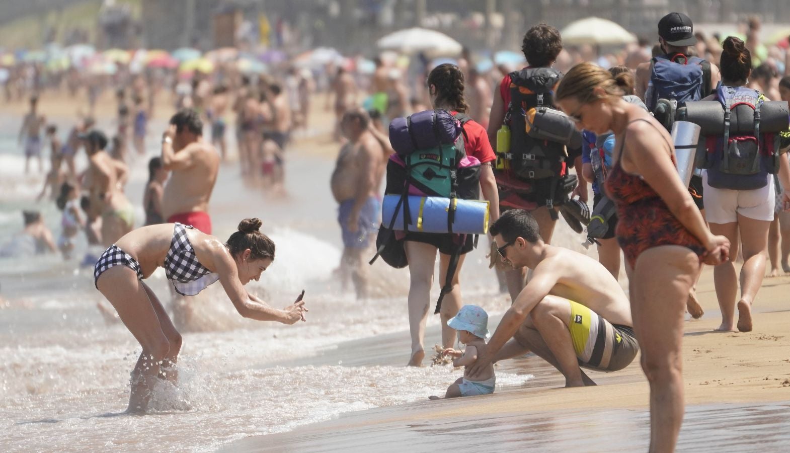 En algunas partes del territorio los termómetros han superado los treinta grados. Aemet eleva a roja la alarma por las altas temperaturas