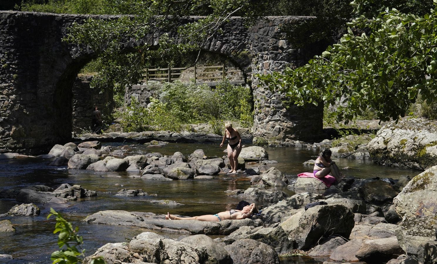 En algunas partes del territorio los termómetros han superado los treinta grados. Aemet eleva a roja la alarma por las altas temperaturas