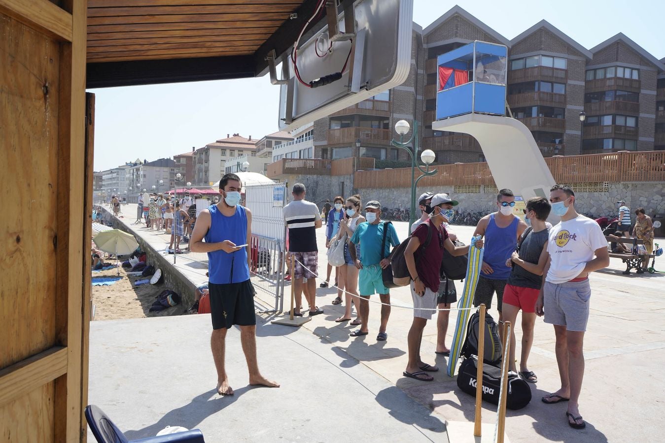 En algunas partes del territorio los termómetros han superado los treinta grados. Aemet eleva a roja la alarma por las altas temperaturas