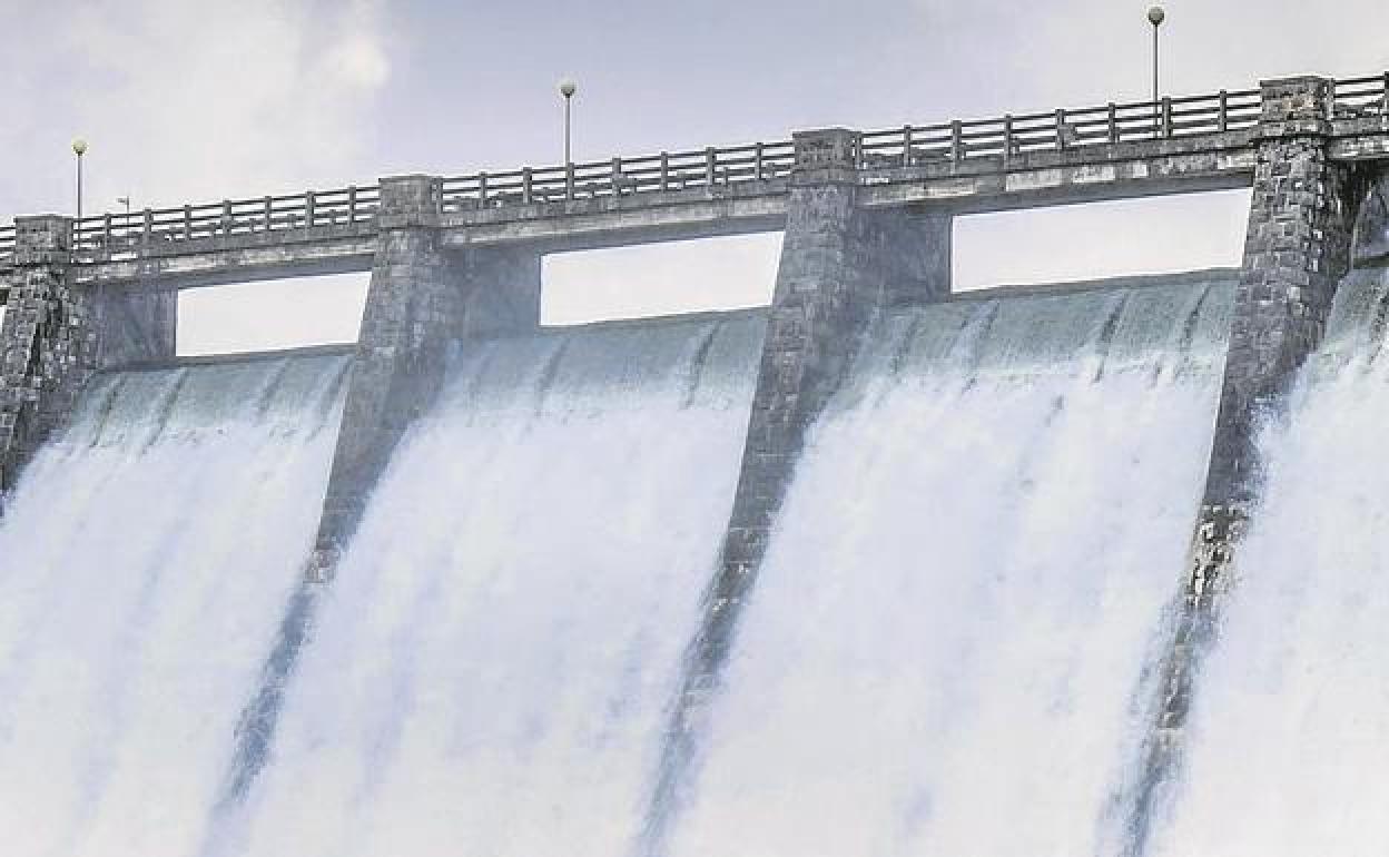 Los pantanos del Zadorra también generan electricidad.