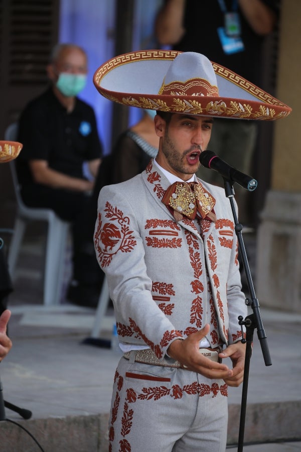 Donostia estrena con un acto en el Palacio de Miramar su programa alternativo a la Semana Grande , marcado por la división de los partidos debido a la pandemia. 