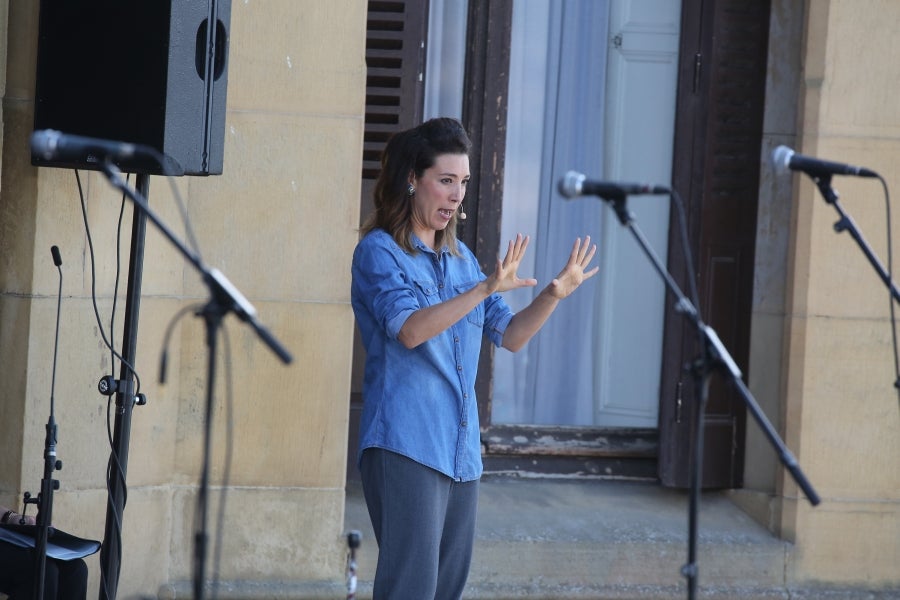 Donostia estrena con un acto en el Palacio de Miramar su programa alternativo a la Semana Grande , marcado por la división de los partidos debido a la pandemia. 