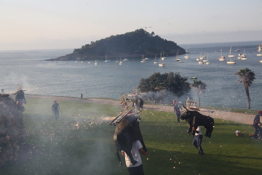 Donostia estrena con un acto en el Palacio de Miramar su programa alternativo a la Semana Grande , marcado por la división de los partidos debido a la pandemia. 