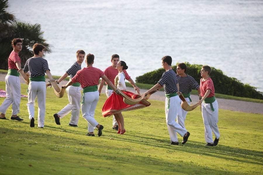 Donostia estrena con un acto en el Palacio de Miramar su programa alternativo a la Semana Grande , marcado por la división de los partidos debido a la pandemia. 