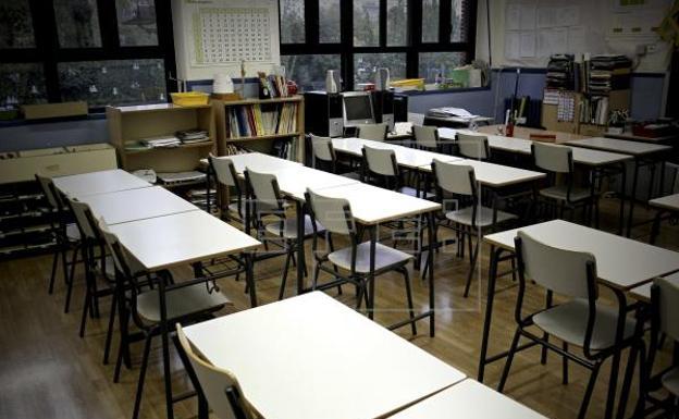 Los profesores madrileños anuncian huelga en septiembre y el Gobierno regional cree que las razones son «falsas»