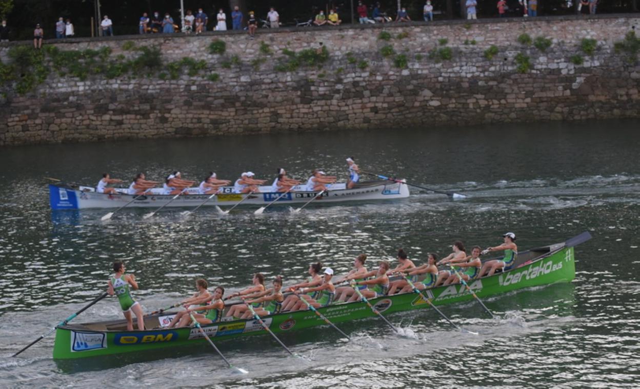 Hondarribia se cruza con Donostiarra al llegar a meta. 