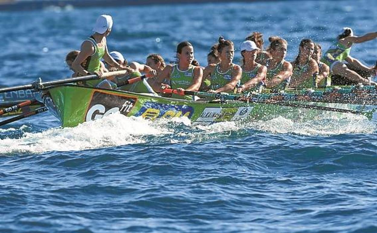 Hondarribia, en aguas de La Concha. 