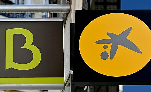 Letreros de Bankia y CaixaBank. 