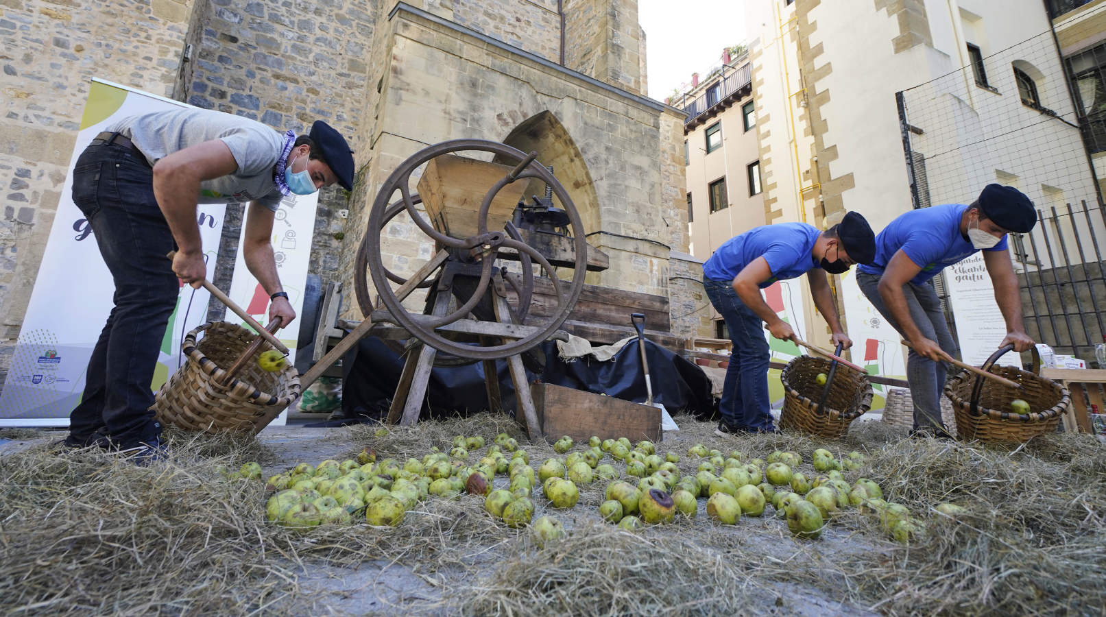Este año no habrá 'Sagardo Eguna' debido a la pandemia del Covid-19. La campaña se llevará a cabo en bares y restaurantes guipuzcoanos y en ella participan todos los hosteleros y sidrerías que se han inscrito, en total 40. 