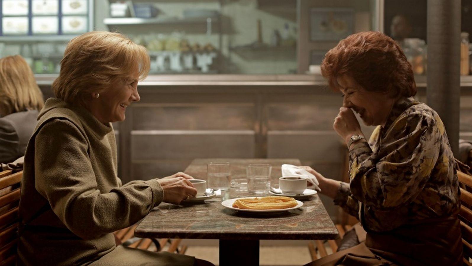 'PATRIA' de AITOR GABILONDO(proyecciones especiales) Una serie de ocho capítulos basada en la novela homónima de Fernando Aramburu. El director Aitor Gabiolondo (San Sebastián, 1972) ha creado distintas productoras como Gingobiloba y Alea Media. Así como ha producido las series de 'El síndrome de Ulises'. 'Cazadores de hombres', o 'El porvenir es largo'