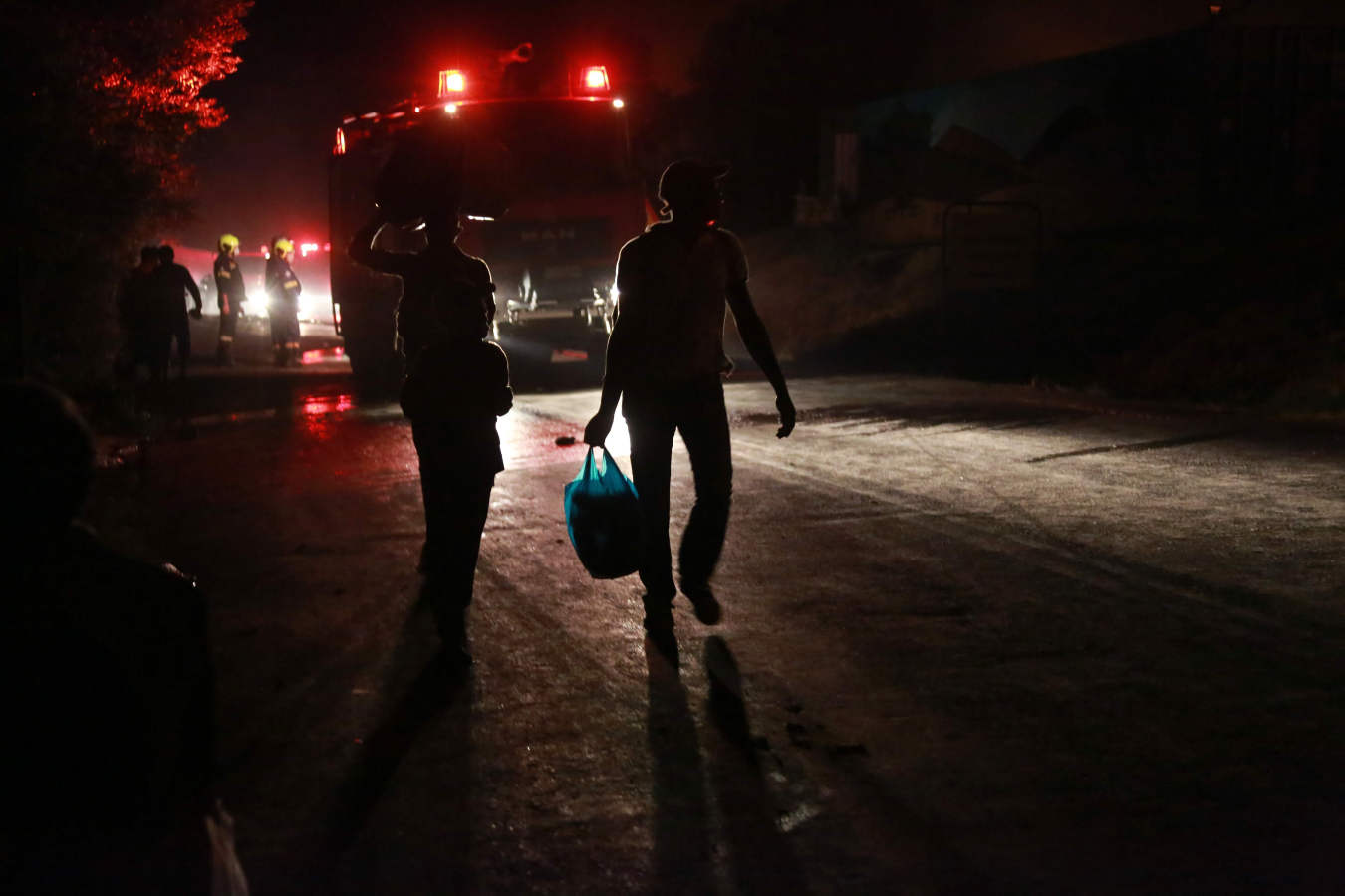 El campo de refugiados de Moria queda destruido en un incendio