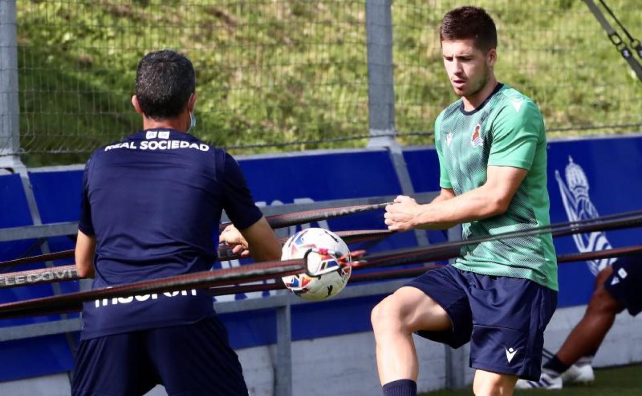 Igor Zubeldia, baja para el partido del domingo ante el Real Madrid