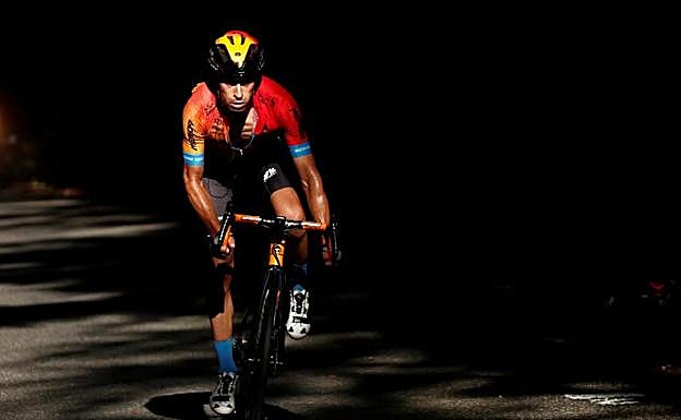 Landa eliminó a Urán y Adam Yates con su ataque.