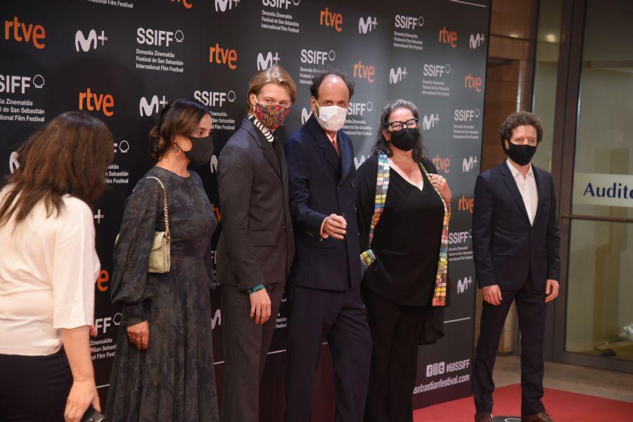 Los looks más destacados de la alfombra roja en la jornada inaugural del Festival de Cine de San Sebastián 2020