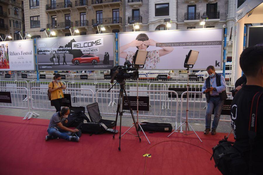Los looks más destacados de la alfombra roja en la jornada inaugural del Festival de Cine de San Sebastián 2020