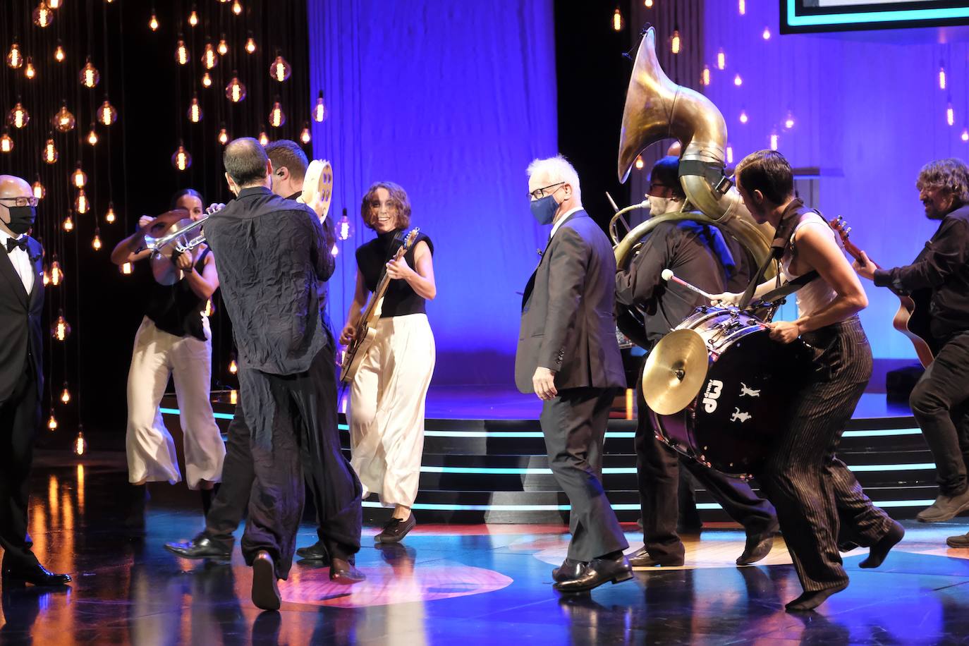 La música y la danza estuvieron muy presentes en la inauguración oficial de la 68 edición del Festival de Cine de San Sebastián