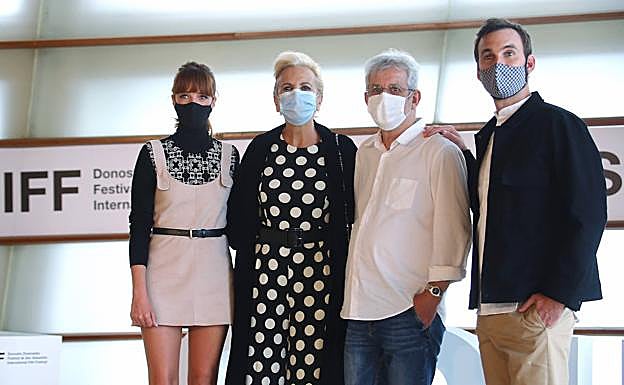 Imagen. Photocall del equipo de 'Patria' en el Kursaal. 