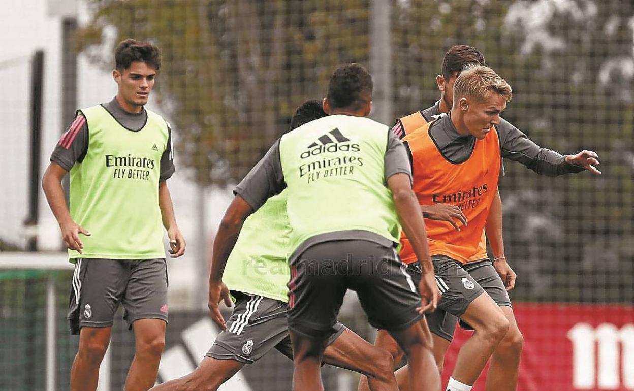 Odegaard, en el entrenamiento de ayer en Valdebebas. 