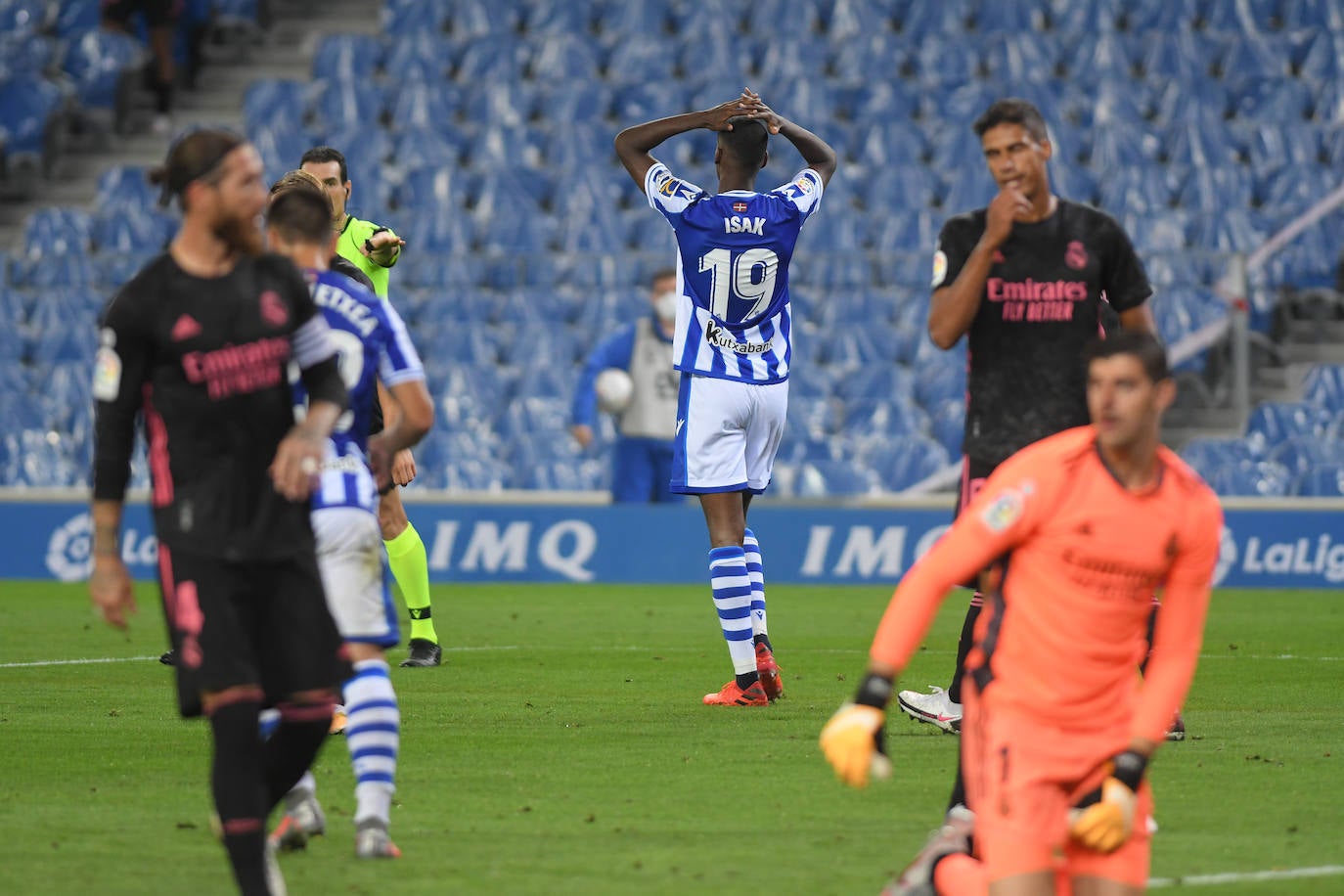 Las imágenes que deja el estreno liguero en el Reale Arena