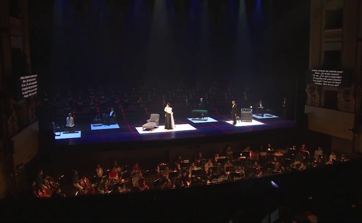 Un moment de la represetnación de 'La Traviata' en el Teatro Real. 