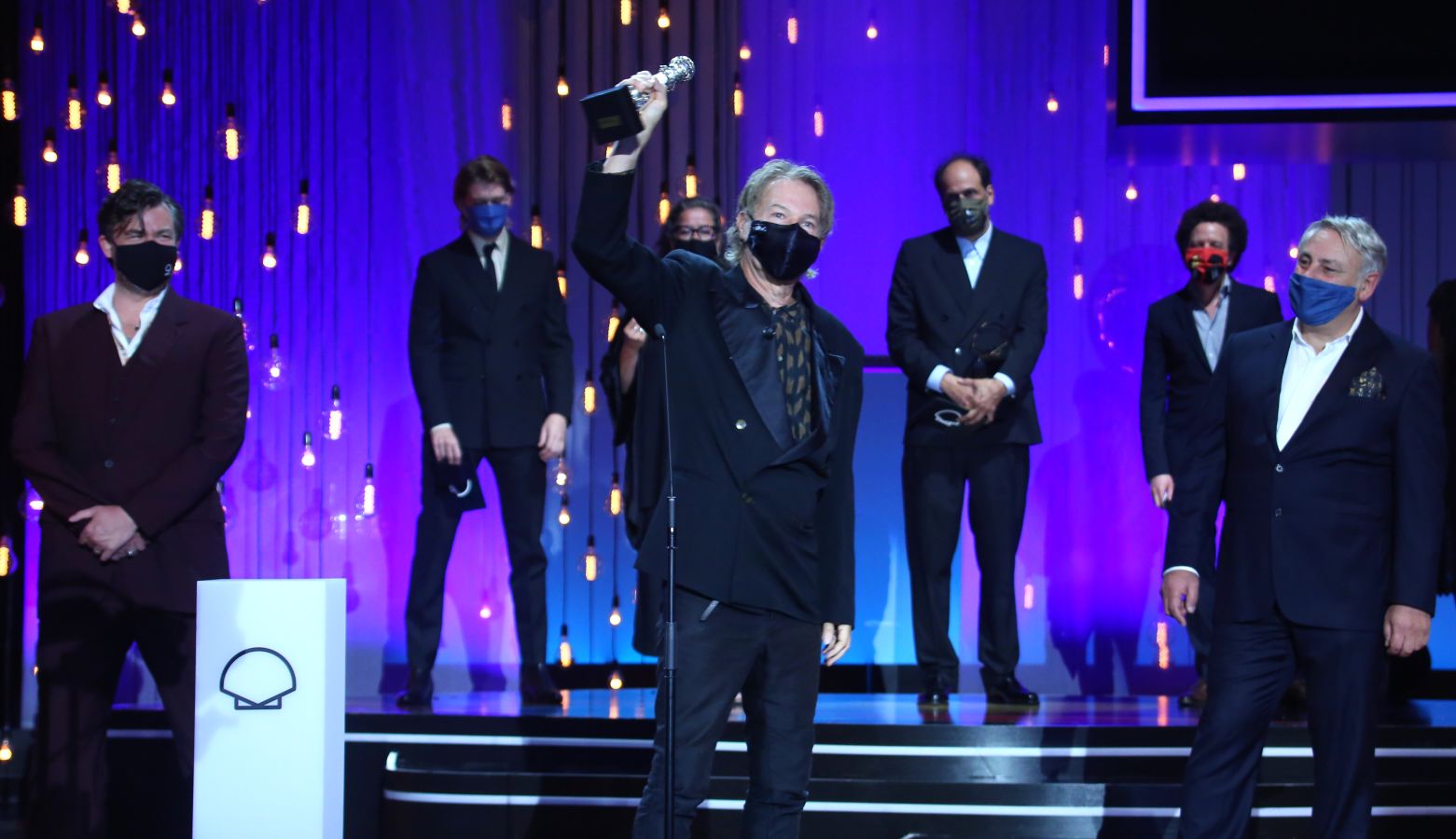 La 68 edición del Zinemaldia ha echado el cierra este sábado con la entrega del palmarés donde ha arrasado la película georgiana 'Beginning'. Muchos de los galardonados no ha podido recoger sus premios debido a la pandemia