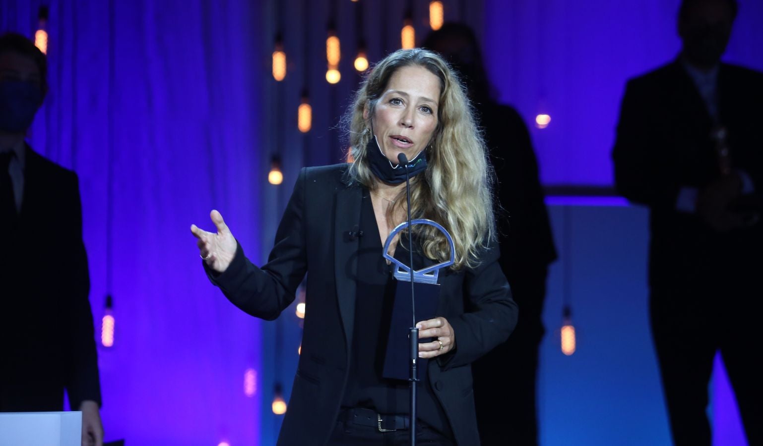 La 68 edición del Zinemaldia ha echado el cierra este sábado con la entrega del palmarés donde ha arrasado la película georgiana 'Beginning'. Muchos de los galardonados no ha podido recoger sus premios debido a la pandemia