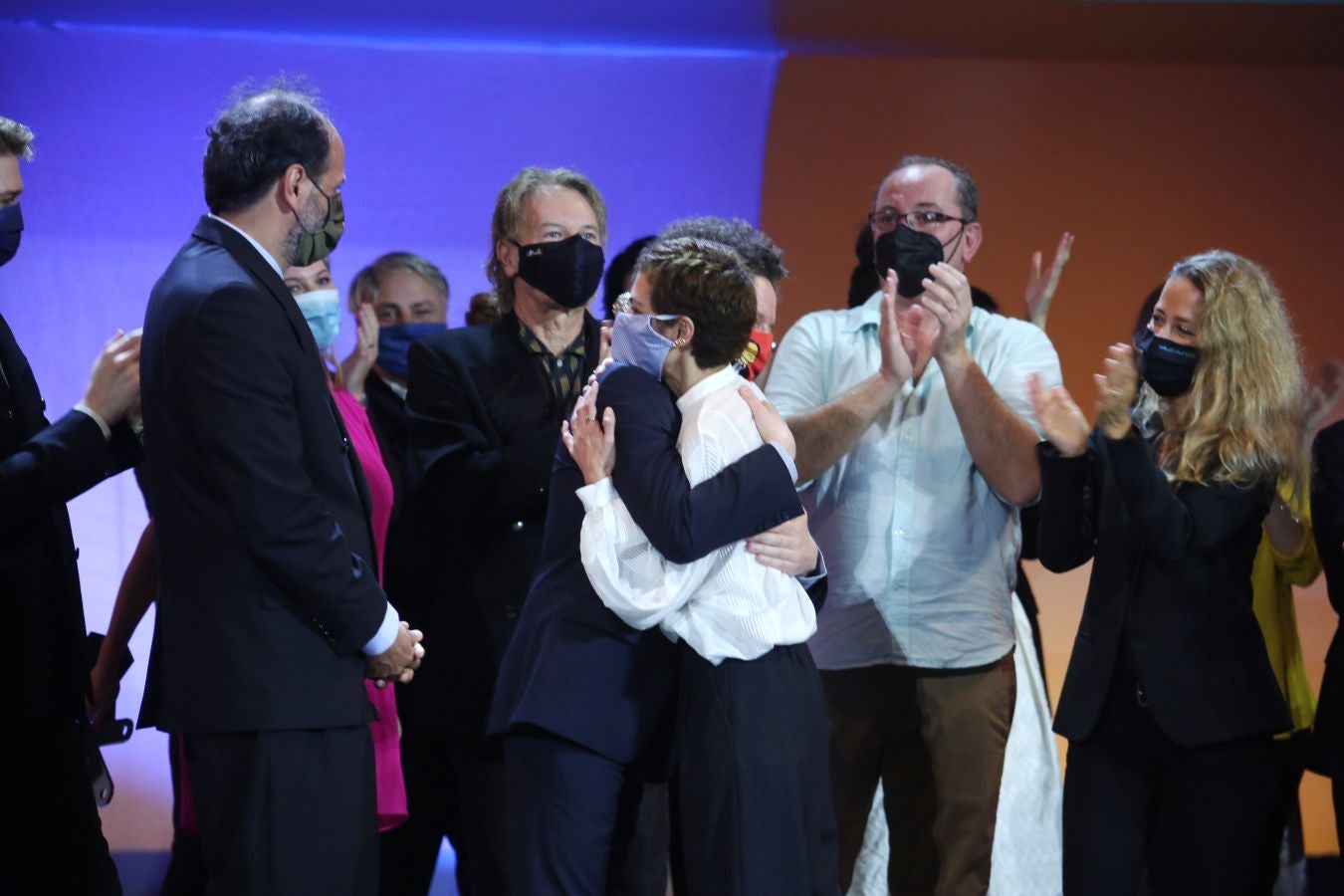 La 68 edición del Zinemaldia ha echado el cierra este sábado con la entrega del palmarés donde ha arrasado la película georgiana 'Beginning'. Muchos de los galardonados no ha podido recoger sus premios debido a la pandemia