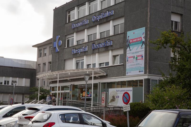 Fachada de la entrada principal del Hospital de Donostia.