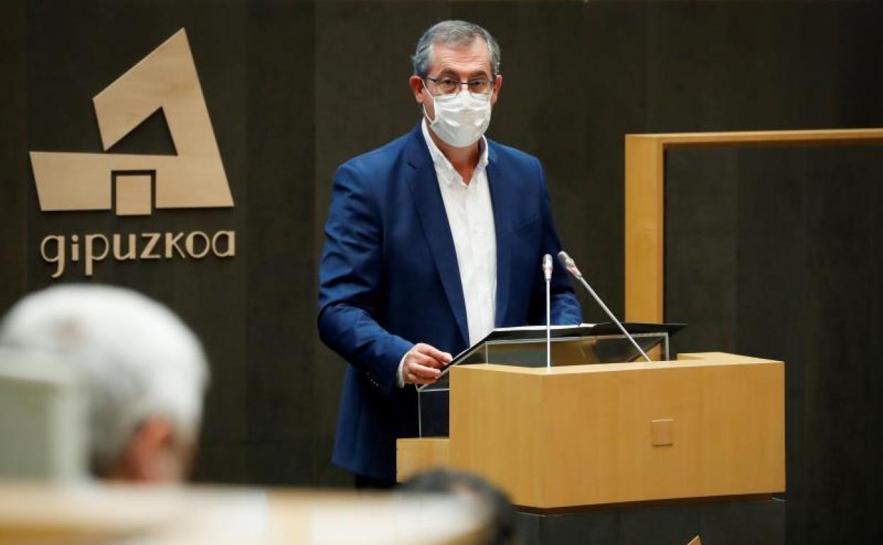 Olano, durante su intervención ayer en el Pleno de Juntas Generales.