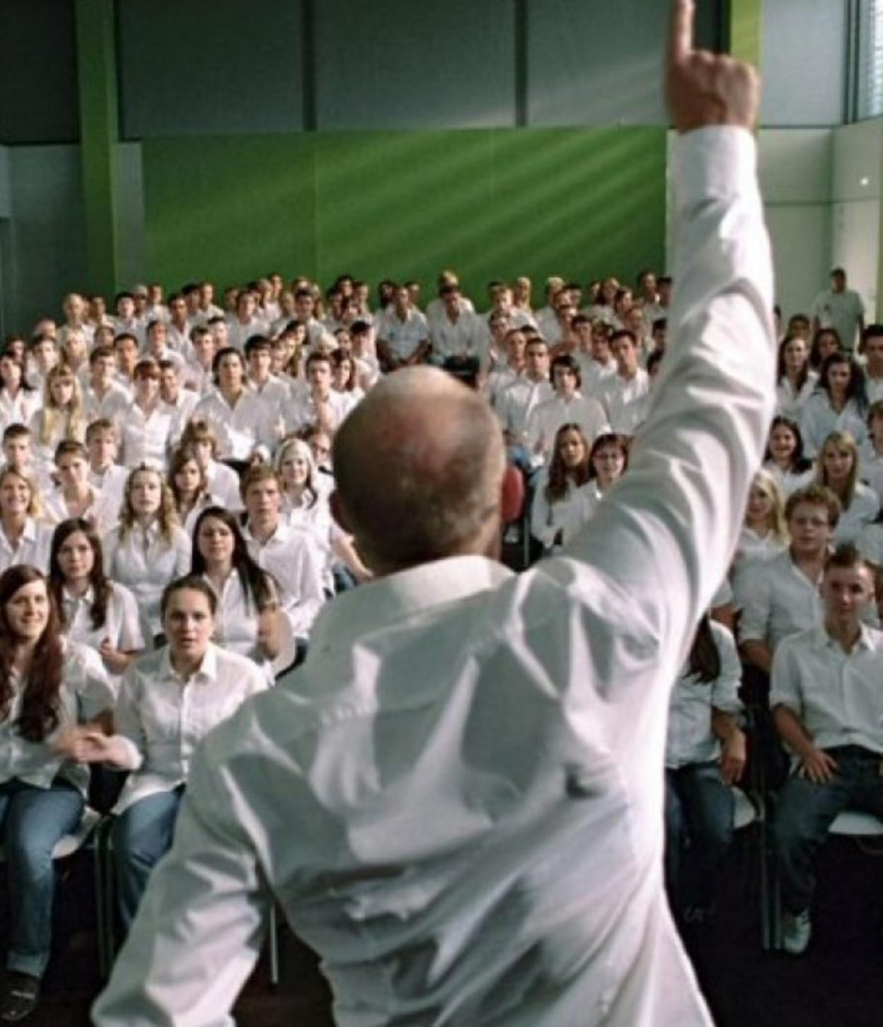 'Die Welle' ('Olatua'), 2008ko filme alemaniarrari dagokion irudia.