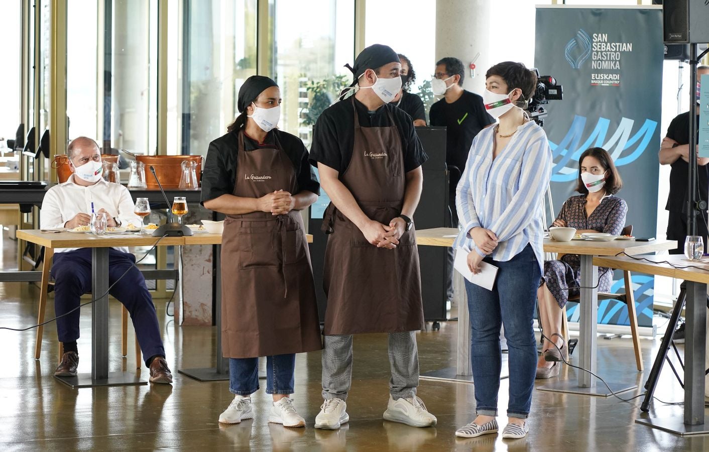 Belén Abad y Lourdes Villalobos del restaurante Chinchín Puerto de Caleta de Vélez, en Málaga, ganan el certamen organizado por San Sebastian Gastronomika