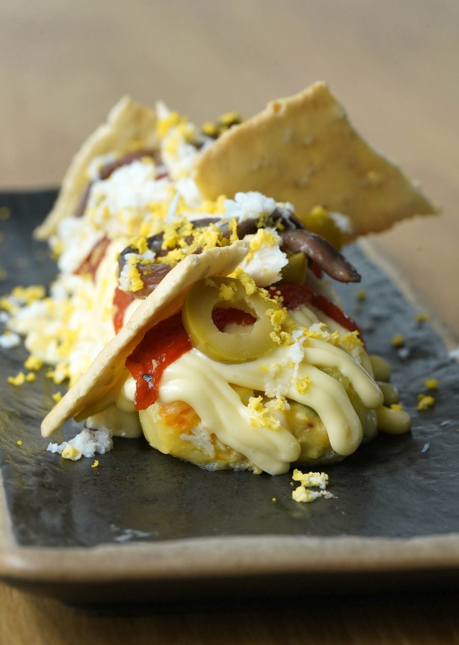 Belén Abad y Lourdes Villalobos del restaurante Chinchín Puerto de Caleta de Vélez, en Málaga, ganan el certamen organizado por San Sebastian Gastronomika