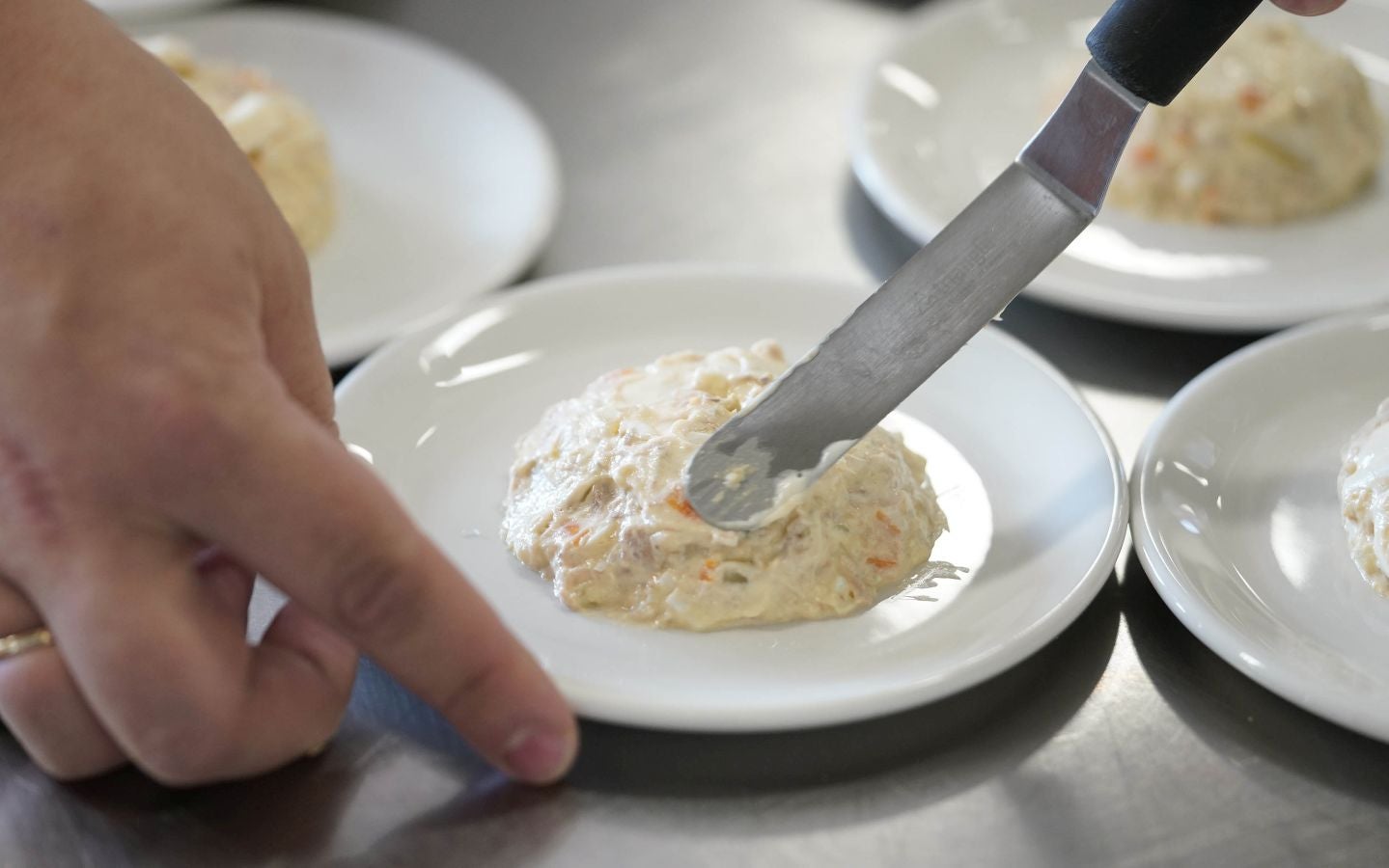 Belén Abad y Lourdes Villalobos del restaurante Chinchín Puerto de Caleta de Vélez, en Málaga, ganan el certamen organizado por San Sebastian Gastronomika