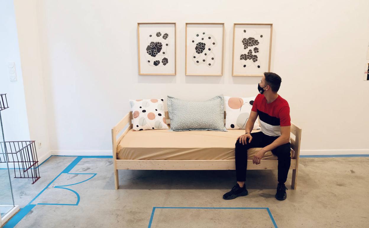 Uno de los rincones de la 'casa' habilitada en la galería Arteko, en Gros, que se podrá visitar a partir del jueves. 