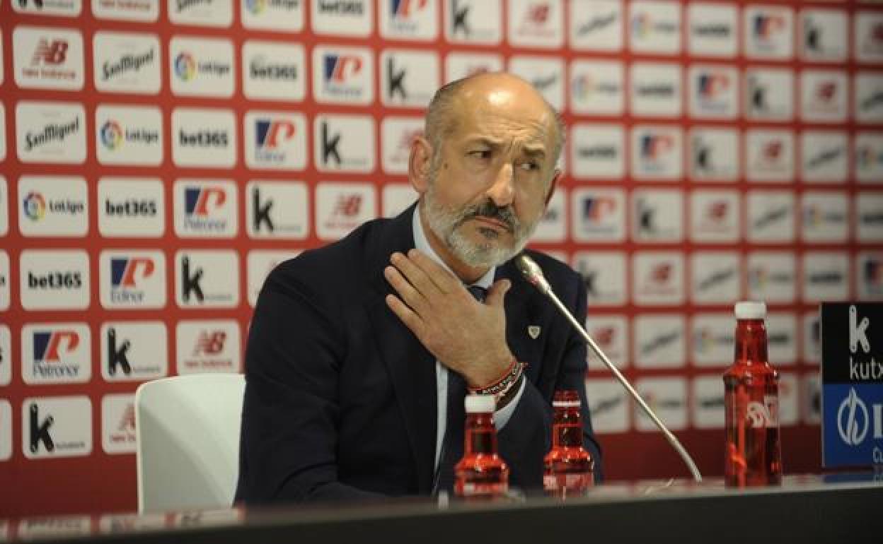 Athletic: Elizegi desmiente a Alkorta y dice ahora que fue Llorente quien se ofreció al Athletic