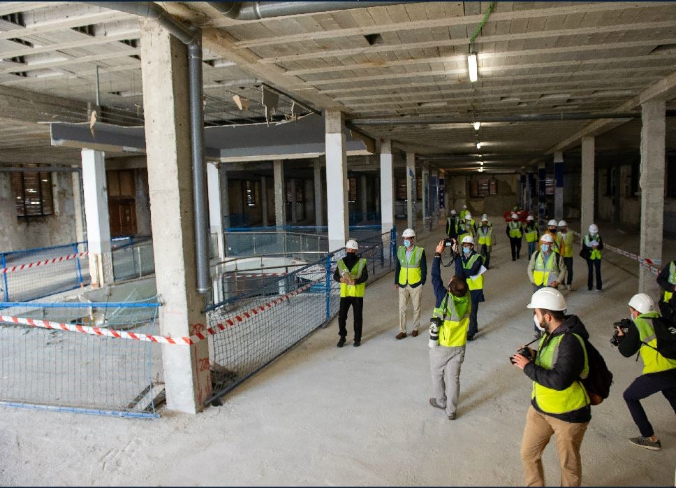 La segunda fase de las obras de remodelación del complejo del Mercado de la Bretxa de San Sebastián han arrancado este jueves. Los trabajos se centrarán en el histórico edificio Pescadería y durarán unos dos años.