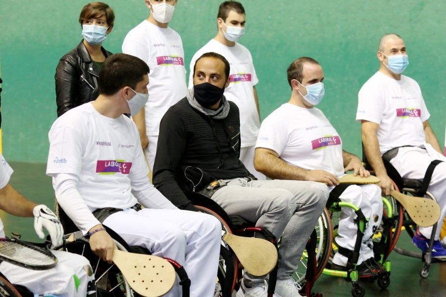 Errenteria ha acogido la final de pelota vasca adaptada, donde se han medido los jugadores clasificados el 4 de octubre en Bidania. 